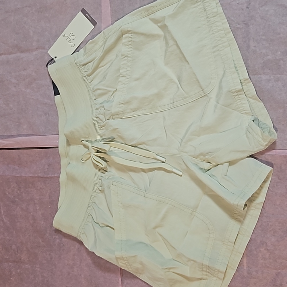 CALIA Women's Crinkle Patch Pocket 4” Shorts: MID RISE: SAGE DUNE: NWT: SIZE XS